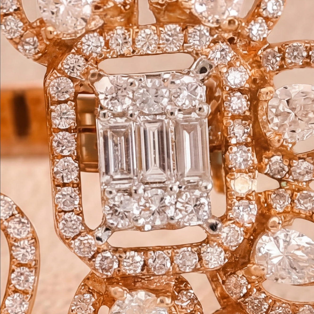 Flaura Ring