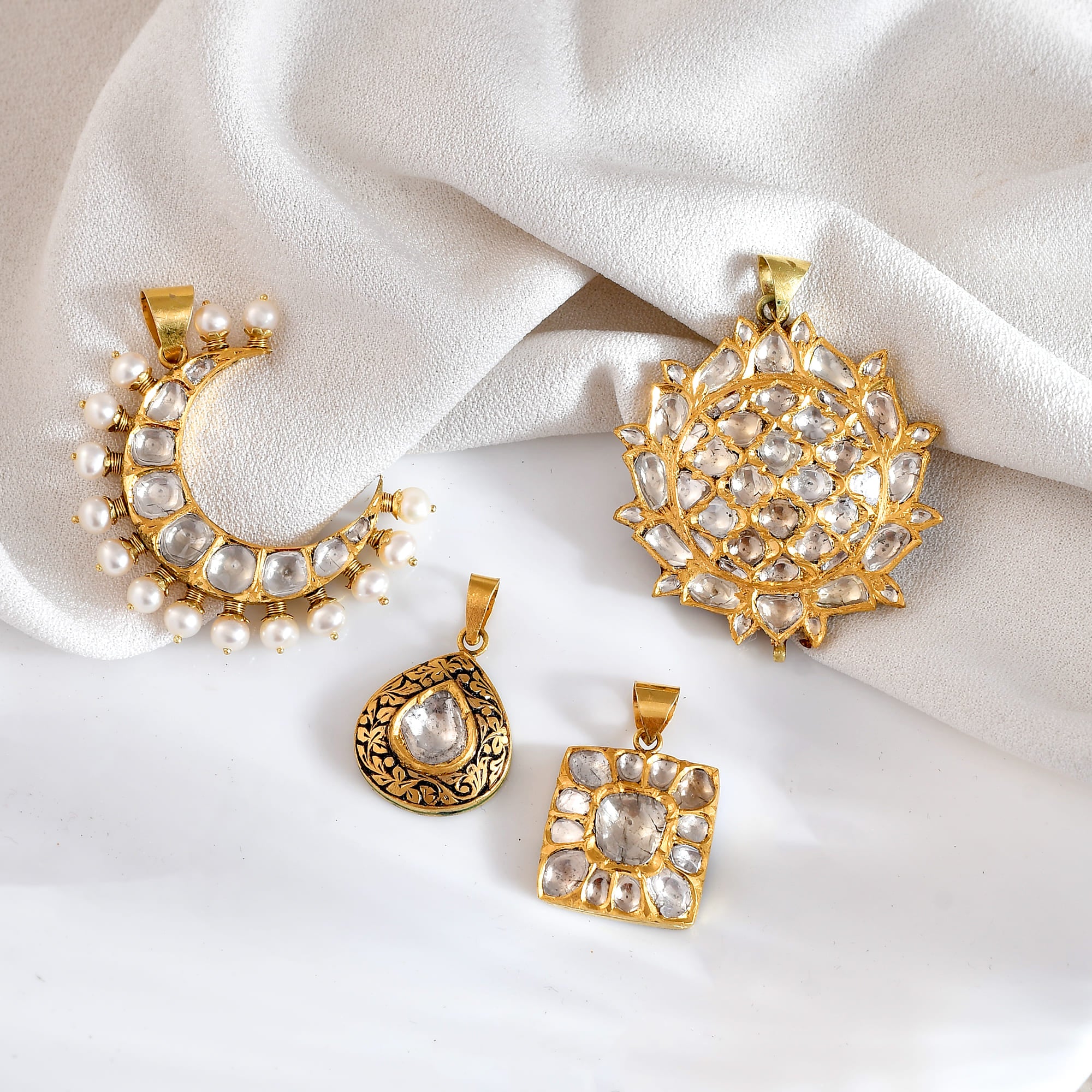 18k gold pendant