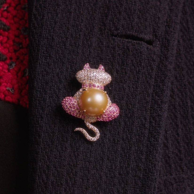 Regal Cat Brooch