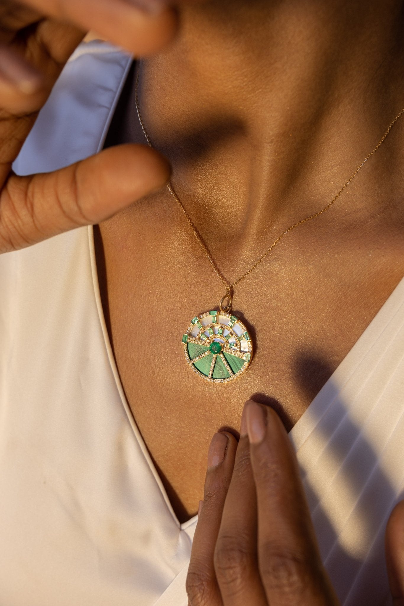 emerald pendant gold