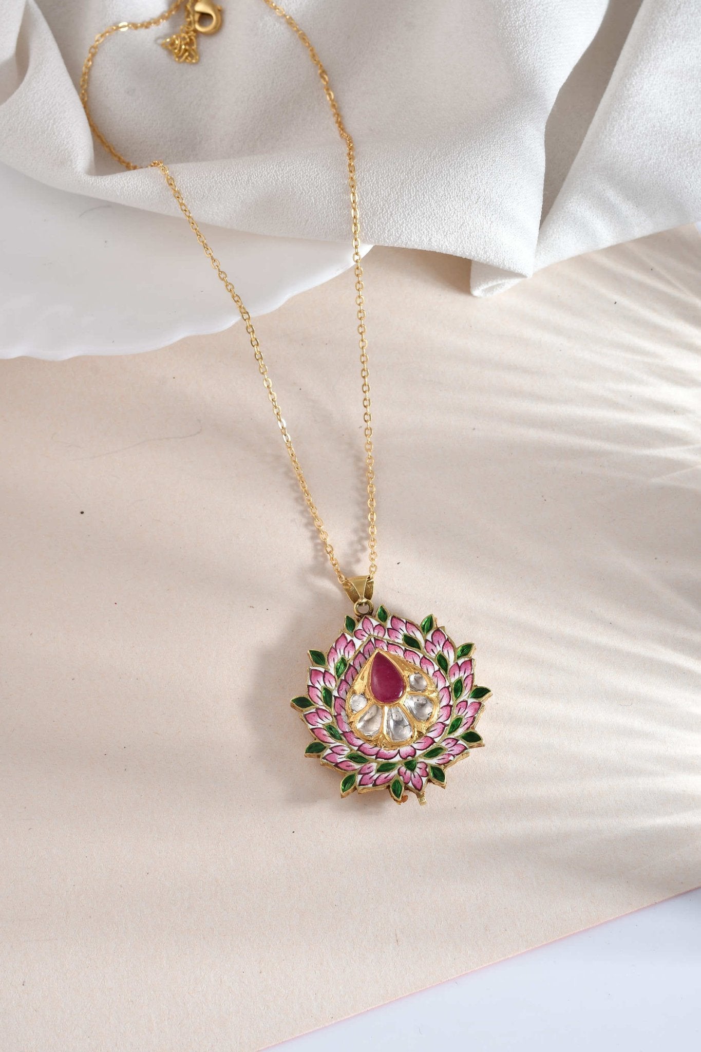 small pendant necklace