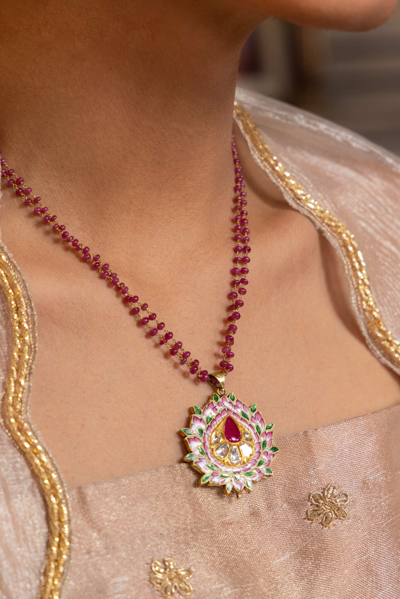 small diamond pendant set