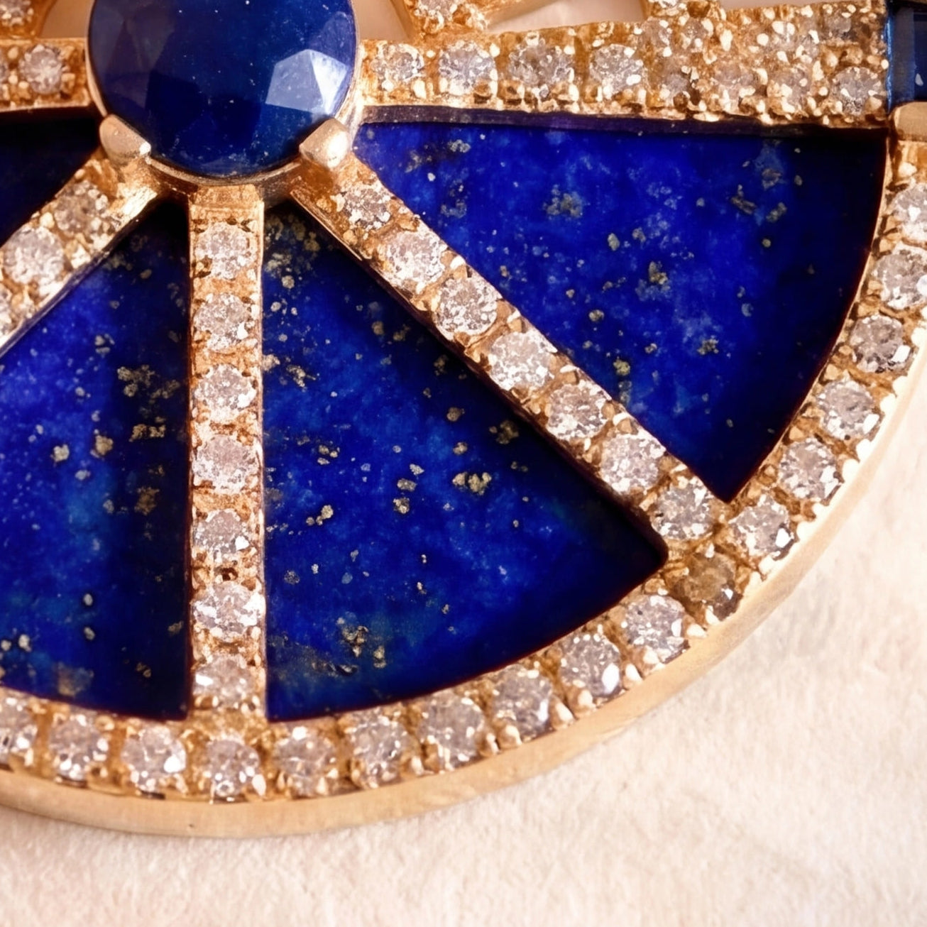 Aura Pendant (Blue Sapphire) (14k Gold)