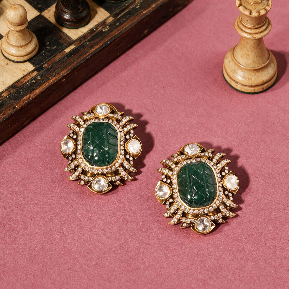 Claw Emerald Earrings