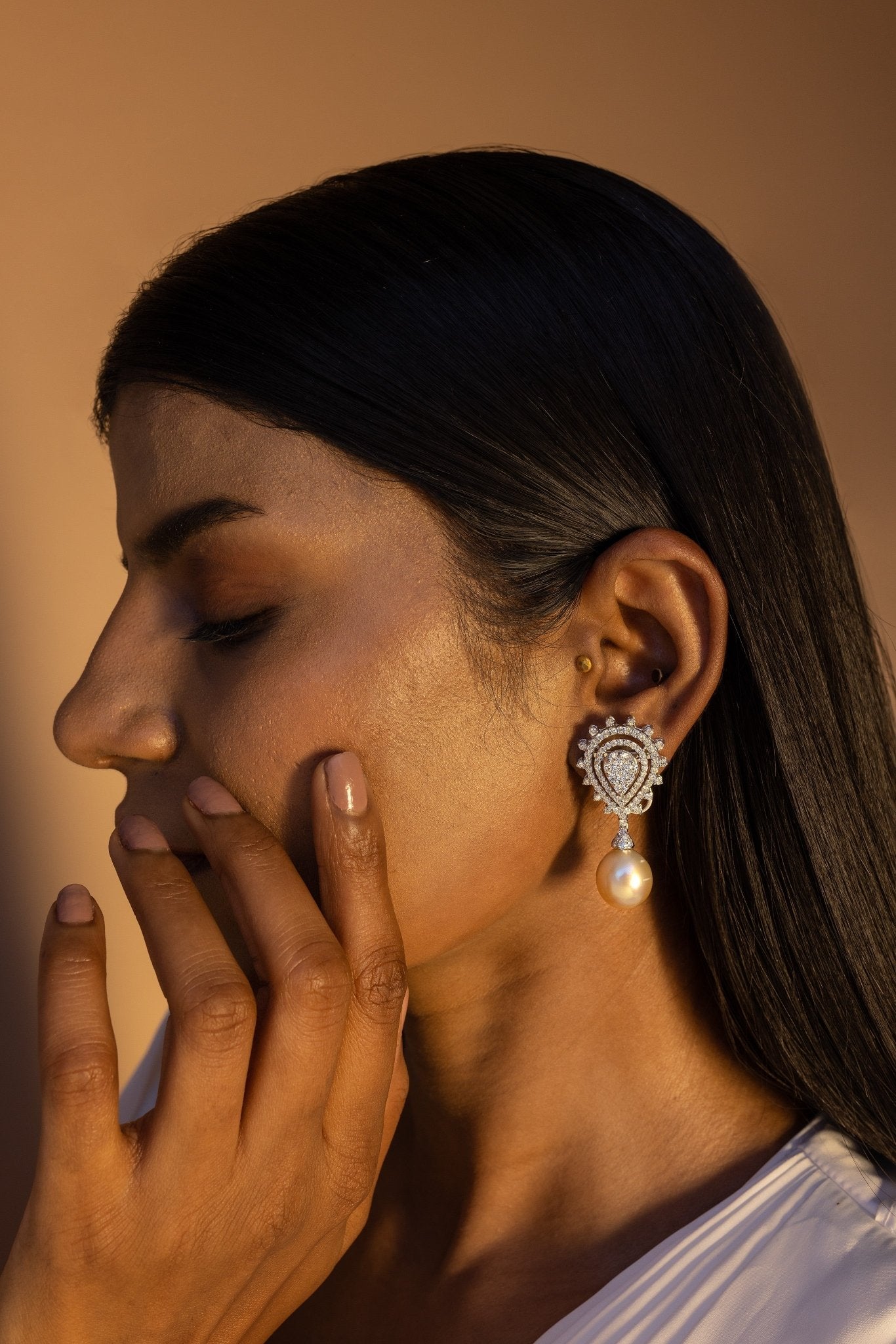Donna Pearl Earring - Earrings